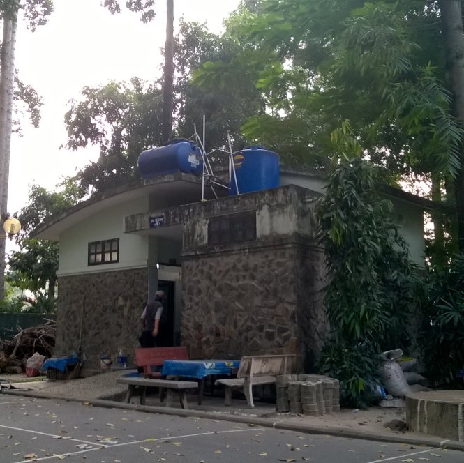 [-]Khóc[-]thét[-]giữa[-]phố[-]vì[-]phải[-]nhịn...[-]"xả"